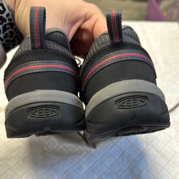 Keen Athletic Shoes Gray and Pink with Steel Toe & Dr Scholls Inserts - Picture 9 of 10